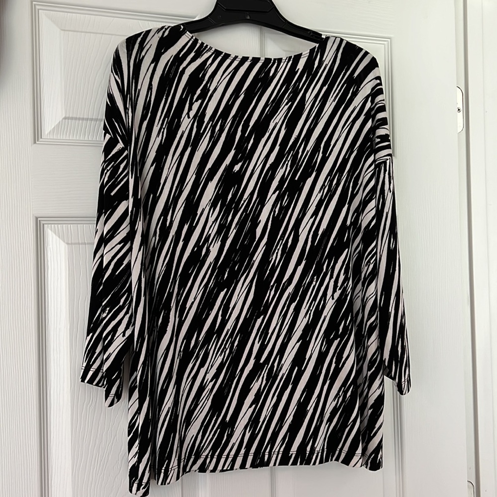 Chico’s top😊 - Picture 4 of 4